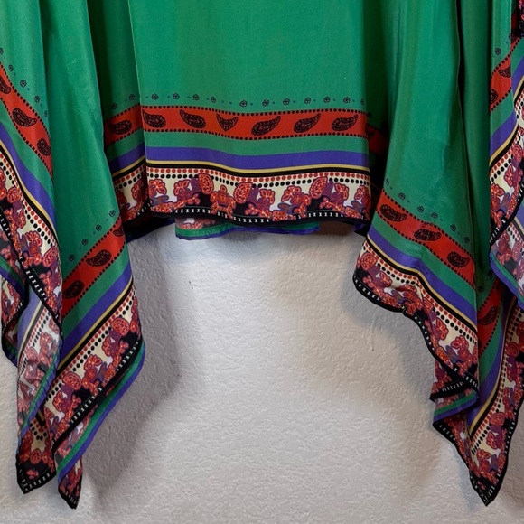 Sundance Sunrise Silky Green Caftan Poncho Top Handkerchief Hem Women's One Size - Picture 4 of 9
